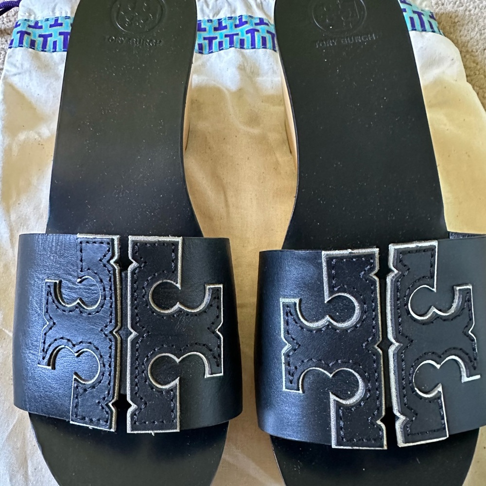 Tory Burch Women 7..0 INES 80 mm Classic Slide Wedge Sandals Black - Picture 4 of 6
